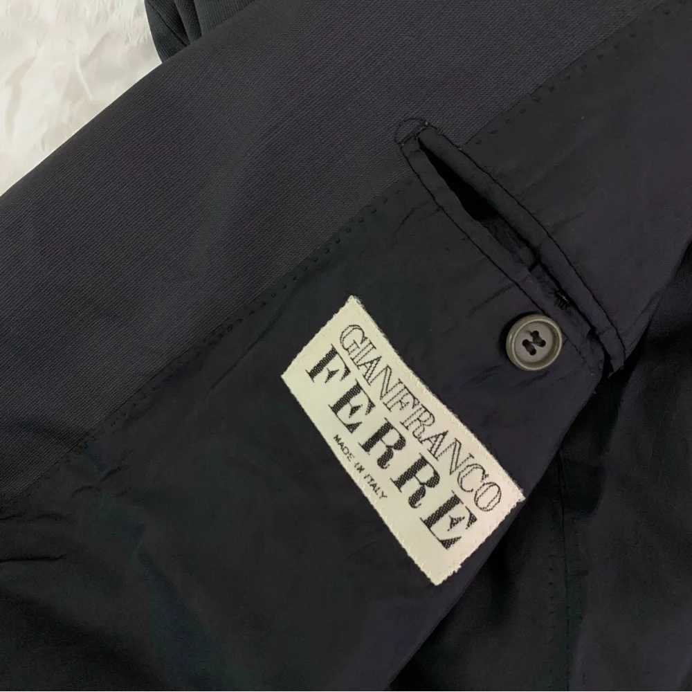 Vintage Gianfranco Ferre Navy Blazer - Picture 4 of 11